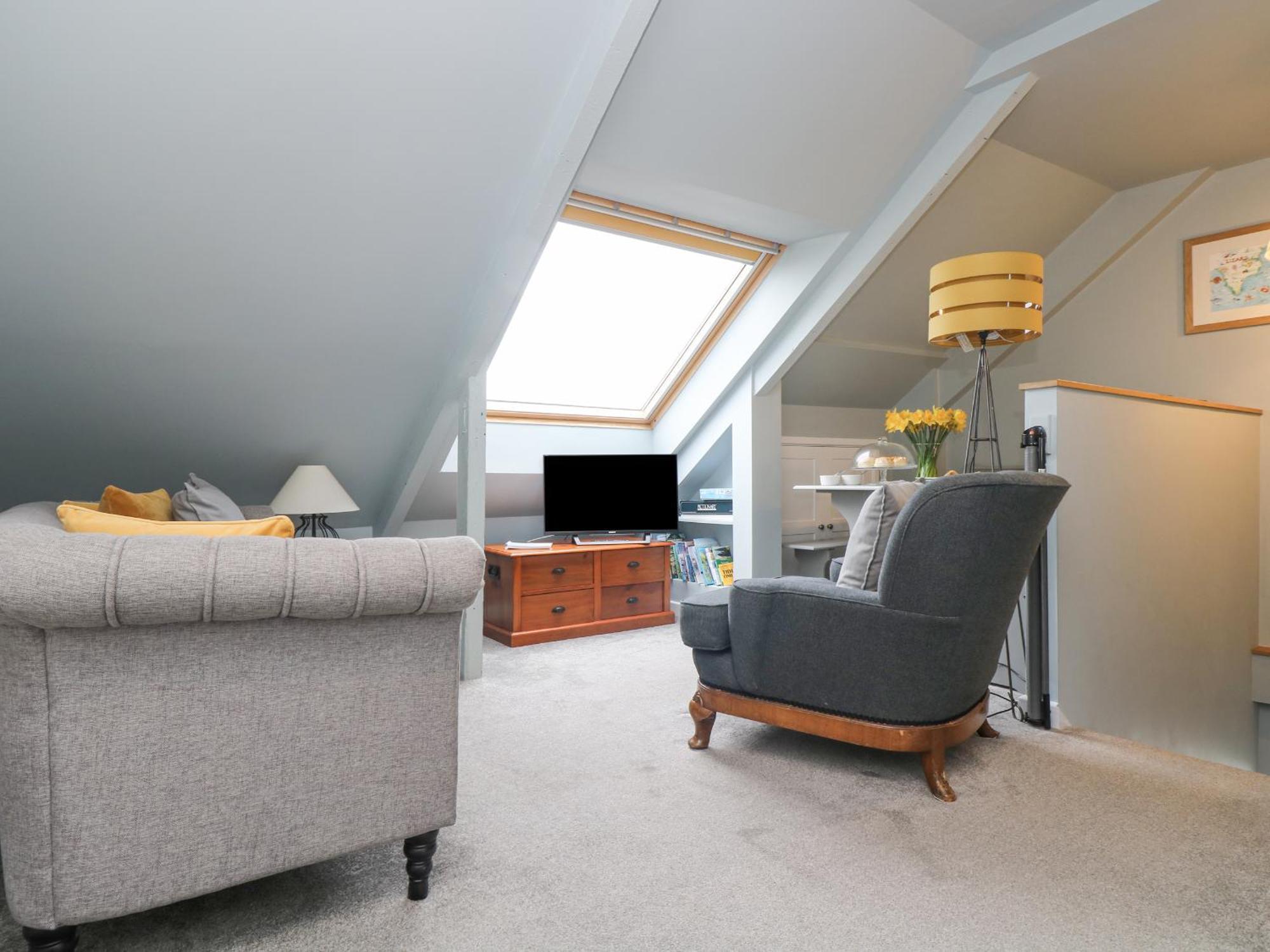 The Attic Apartment Helston Exterior photo